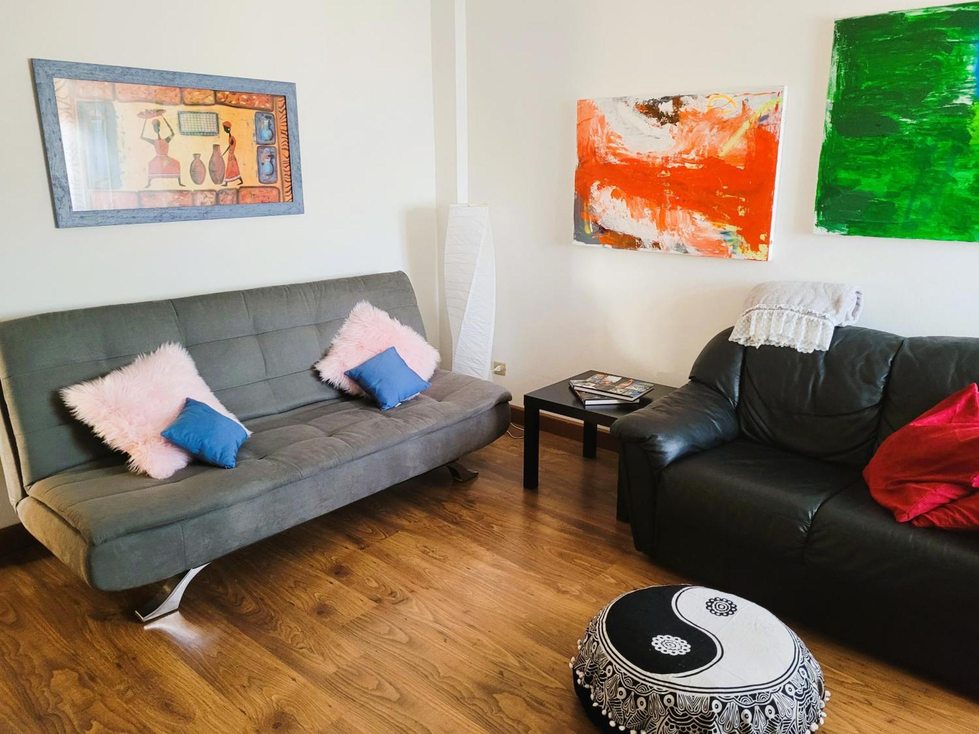 Away - Pape's Cozy Apartment, Near Airport - 14 Min From Center-10 Minutes Walk From The Baker Hughes Appartement